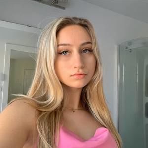 Meet your Posher, Melina